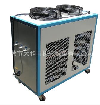 【小型冷水機(jī)】酷熱難耐，給水降降溫
