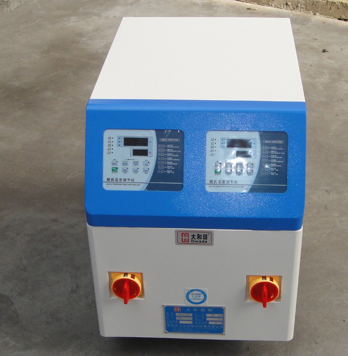 【雙機一體模溫機】外形人性化設計，操作使用方便快捷